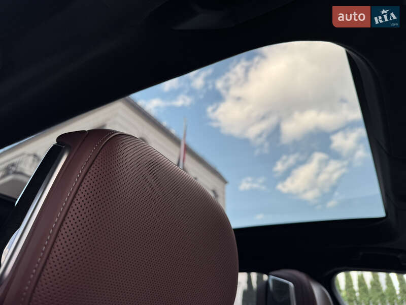 Седан BMW 7 Series 2023 в Києві