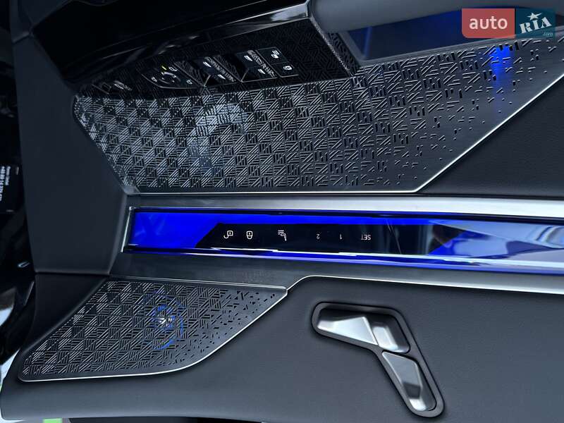 Седан BMW 7 Series 2024 в Киеве