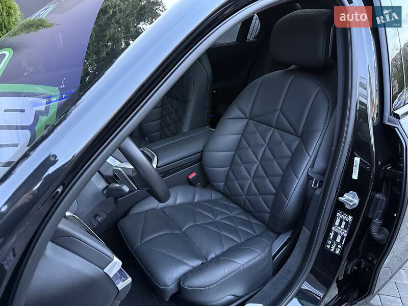 Седан BMW 7 Series 2024 в Киеве
