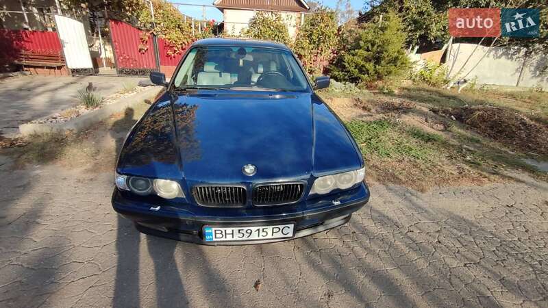 Седан BMW 7 Series 2000 в 