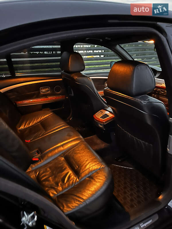 Седан BMW 7 Series 2002 в Черновцах