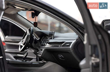 Седан BMW 7 Series 2018 в 