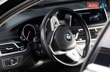Седан BMW 7 Series 2018 в 