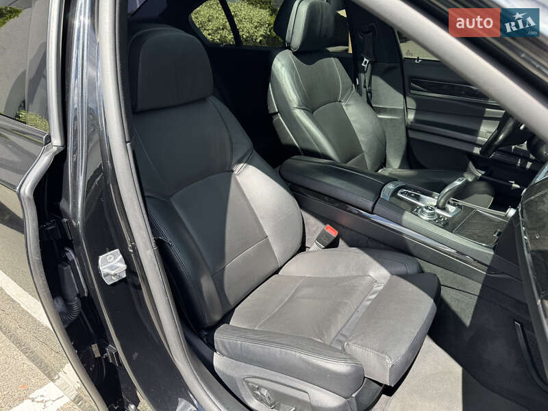 Седан BMW 7 Series 2013 в Киеве