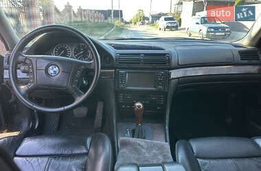 Седан BMW 7 Series 2000 в 