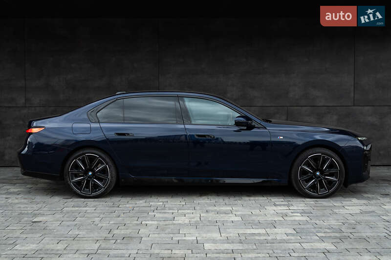 Седан BMW 7 Series 2023 в Киеве