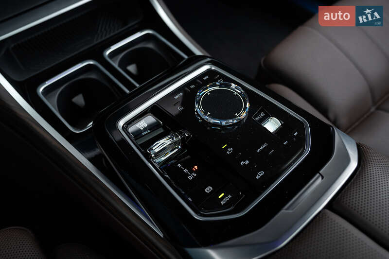 Седан BMW 7 Series 2023 в Киеве