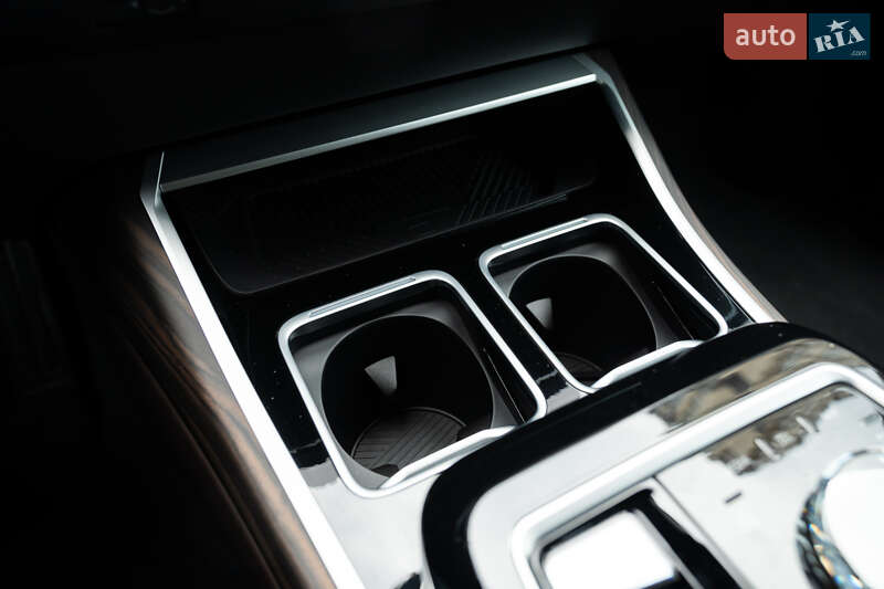 Седан BMW 7 Series 2023 в Киеве