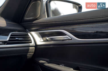 Седан BMW 7 Series 2021 в 
