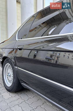 Седан BMW 7 Series 1994 в 