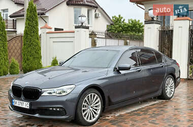 Седан BMW 7 Series 2015 в 