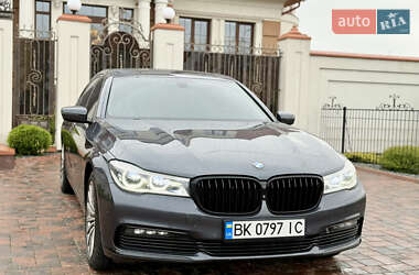 Седан BMW 7 Series 2015 в 