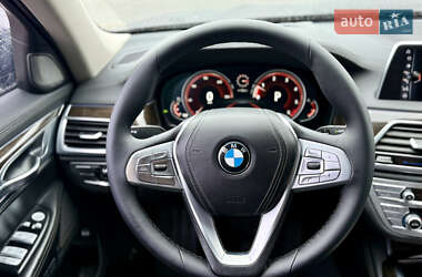 Седан BMW 7 Series 2015 в 