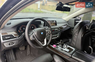 Седан BMW 7 Series 2015 в 
