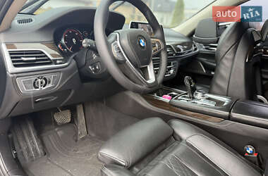 Седан BMW 7 Series 2015 в 