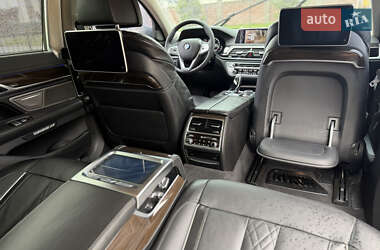 Седан BMW 7 Series 2015 в 