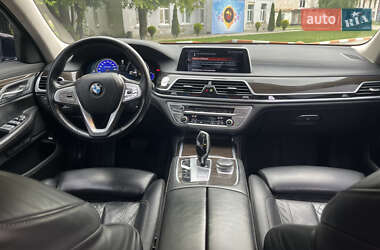 Седан BMW 7 Series 2016 в 