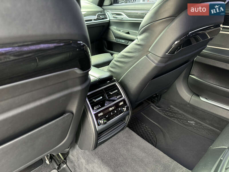 Седан BMW 7 Series 2016 в Львове фото 18 Седан BMW 7 Series 2016 в Львове