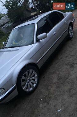 Седан BMW 7 Series 2000 в Львове