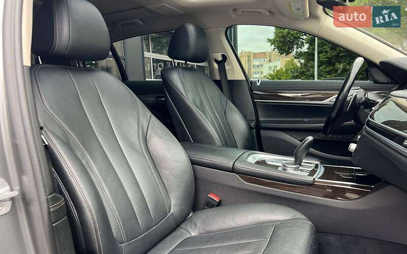 Седан BMW 7 Series 2019 в Івано-Франківську
