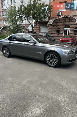 Седан BMW 7 Series 2011 в 