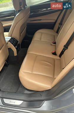 Седан BMW 7 Series 2011 в 