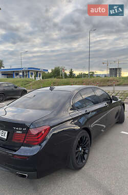 Седан BMW 7 Series 2012 в 