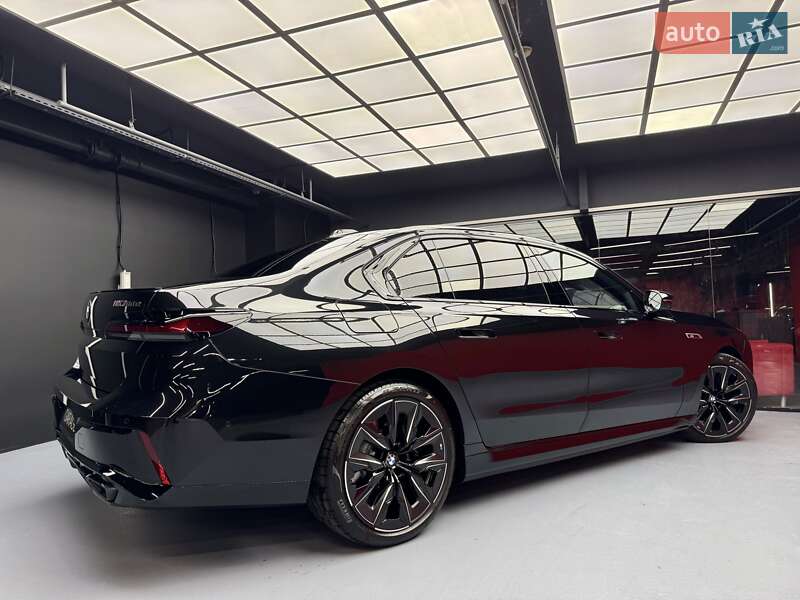 Седан BMW 7 Series 2024 в Києві
