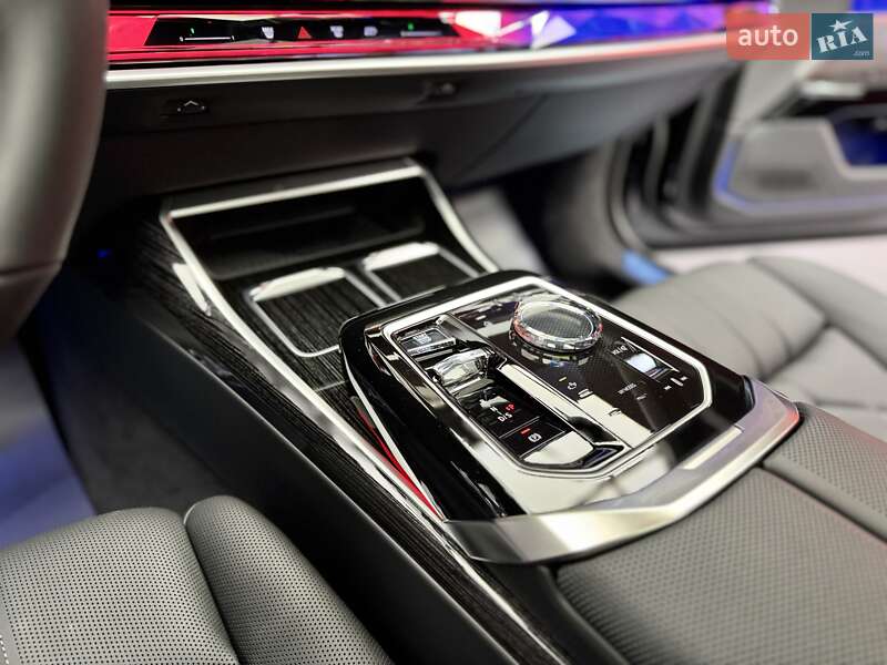 Седан BMW 7 Series 2024 в Києві