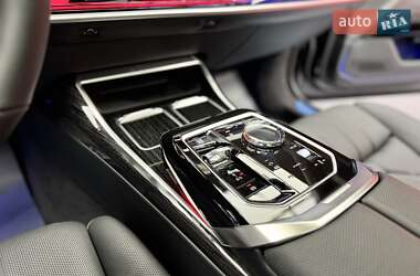 Седан BMW 7 Series 2024 в 