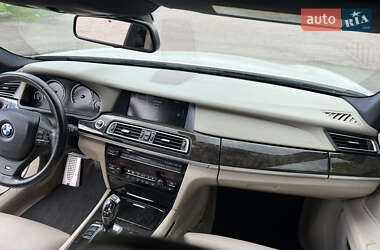 Седан BMW 7 Series 2011 в 
