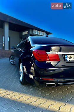 Седан BMW 7 Series 2010 в 
