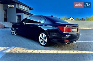 Седан BMW 7 Series 2010 в 