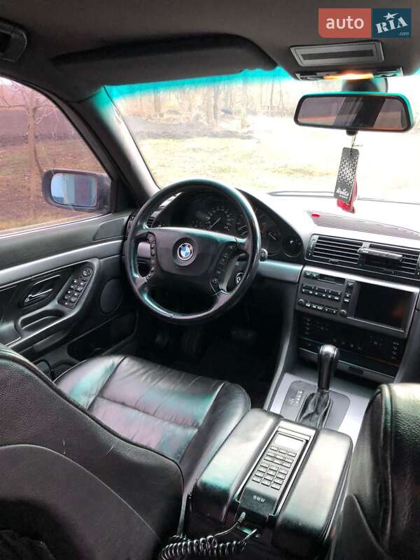 Седан BMW 7 Series 2000 в Умани