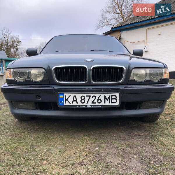 Седан BMW 7 Series 2000 в Умани