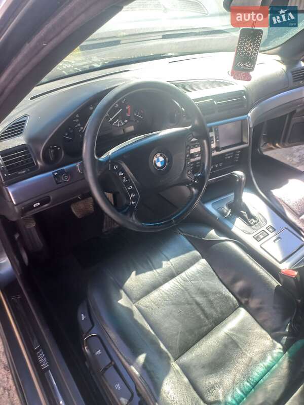 Седан BMW 7 Series 2000 в Умани