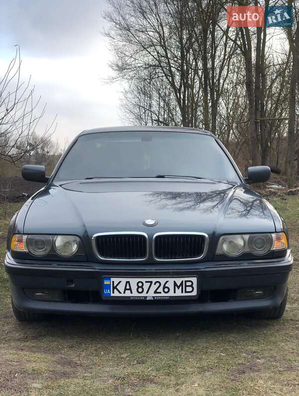 Седан BMW 7 Series 2000 в Умани