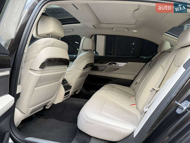 Седан BMW 7 Series 2016 в Києві