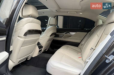 Седан BMW 7 Series 2016 в 