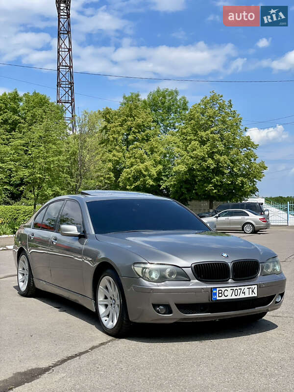 Седан BMW 7 Series 2006 в Долині