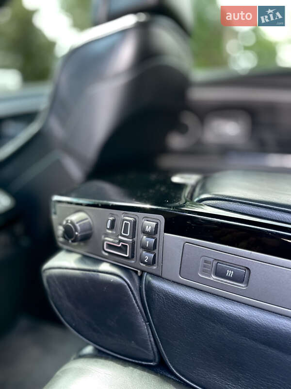 Седан BMW 7 Series 2006 в Долині