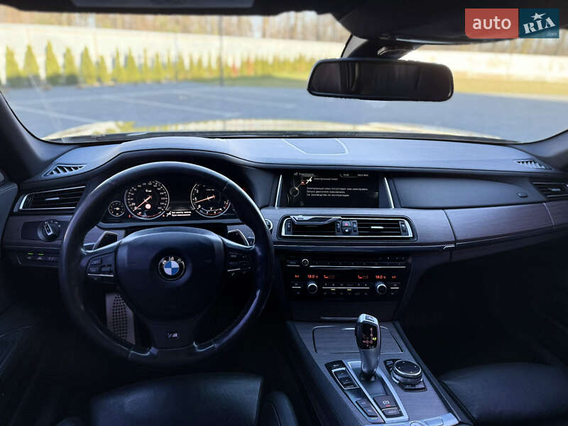 Седан BMW 7 Series 2013 в Луцке