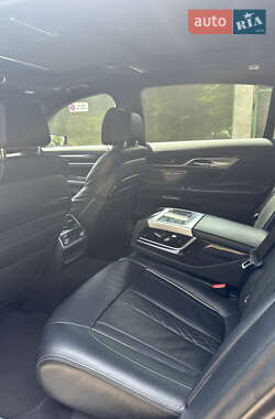 Седан BMW 7 Series 2017 в 