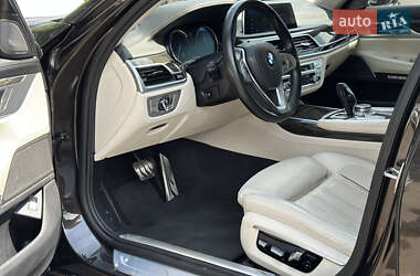 Седан BMW 7 Series 2016 в 