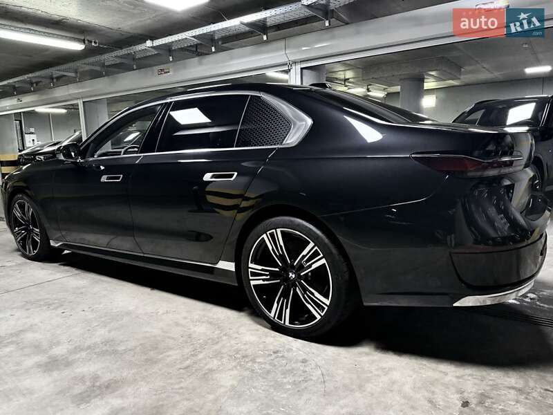 Седан BMW 7 Series 2023 в Киеве
