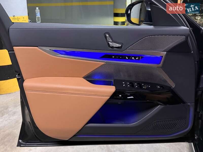 Седан BMW 7 Series 2023 в Киеве