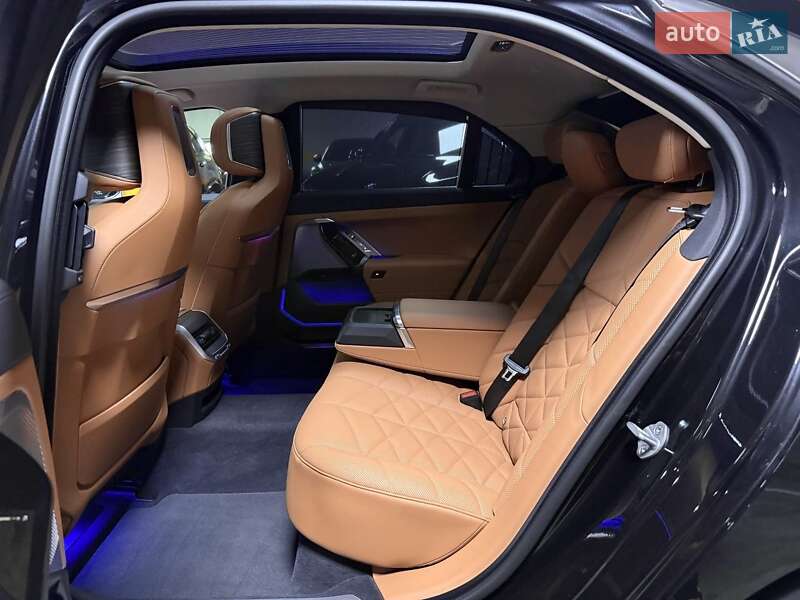 Седан BMW 7 Series 2023 в Киеве