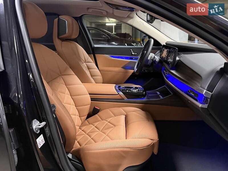 Седан BMW 7 Series 2023 в Киеве