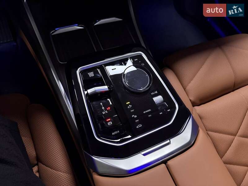 Седан BMW 7 Series 2023 в Киеве