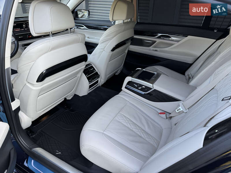 Седан BMW 7 Series 2019 в Киеве